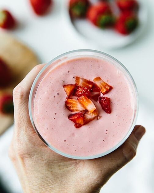 Greek Yogurt Smoothie with Strawberry Banana