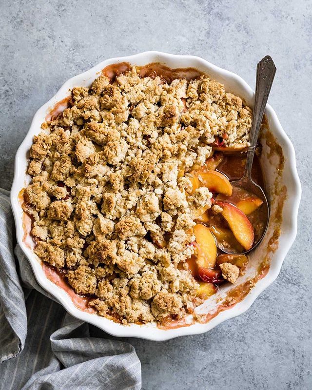 Brown Sugar Peach Oatmeal Crumble Recipe | The Feedfeed