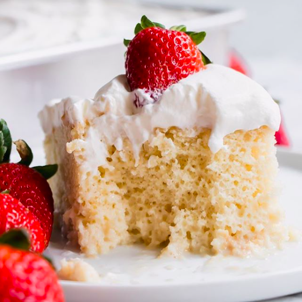 tres leches strawberry crunch cake