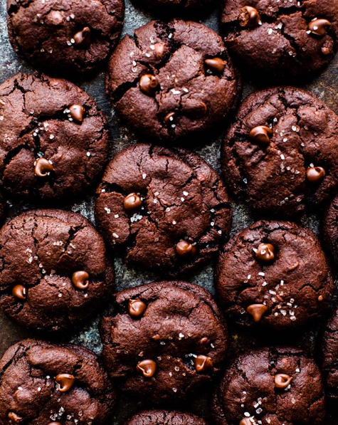 Salted Caramel Stuffed Chocolate Cookies by sallysbakeblog | Quick ...