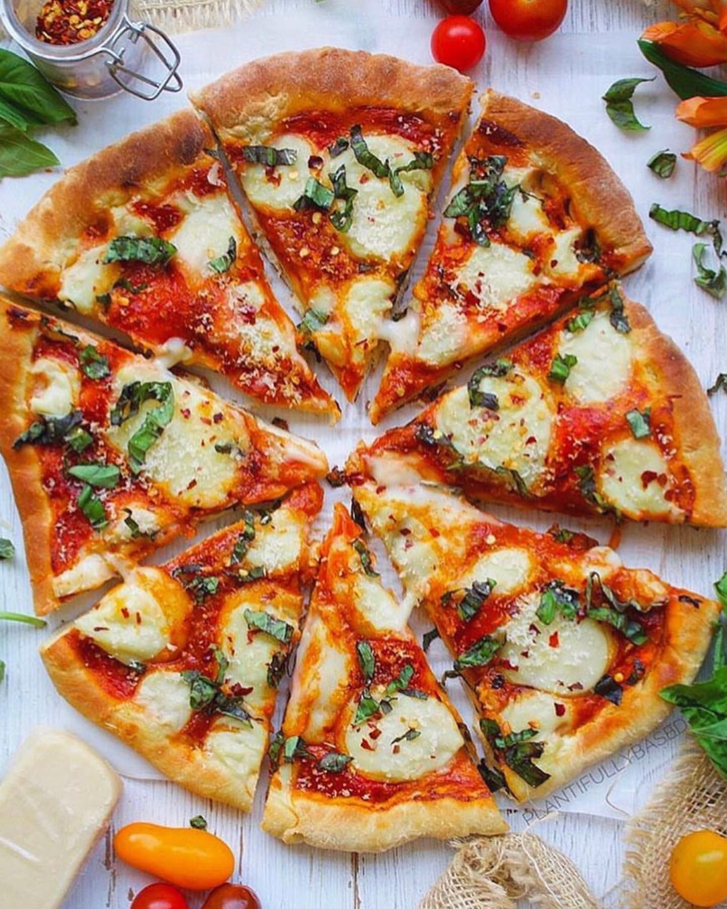 pizza-with-homemade-mozzarella-by-plantifullybased-quick-easy