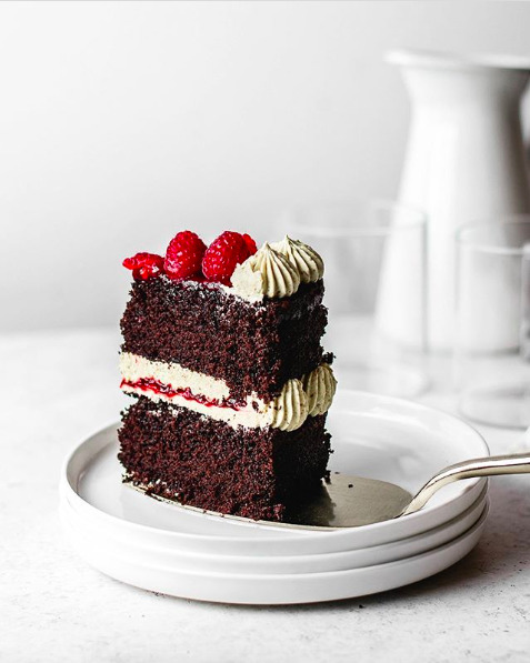 Easy Chocolate Raspberry Cake Recipe
