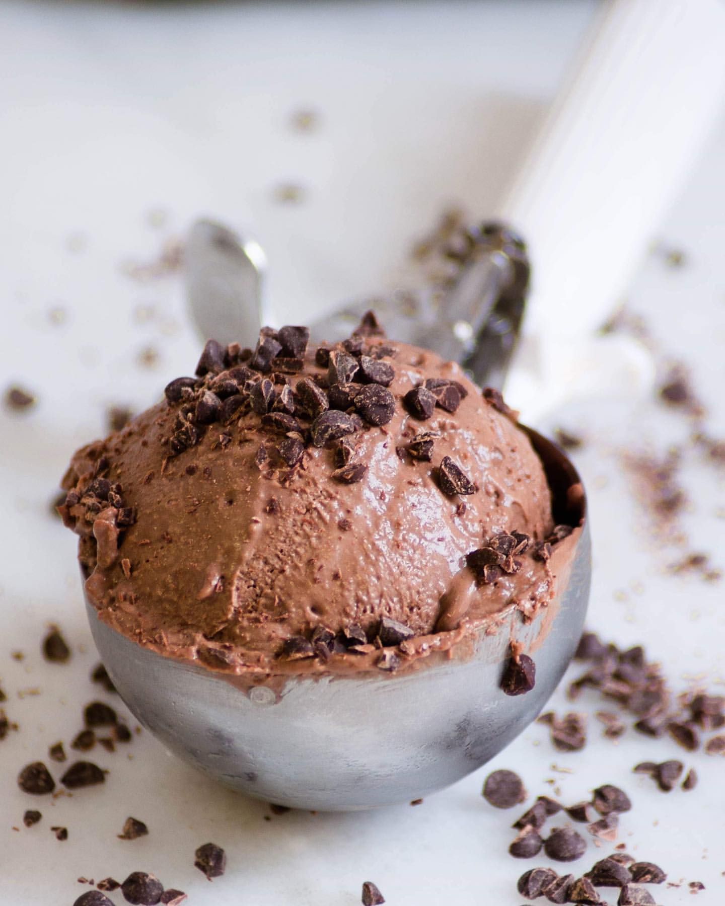 Dark chocolate chip ice cream