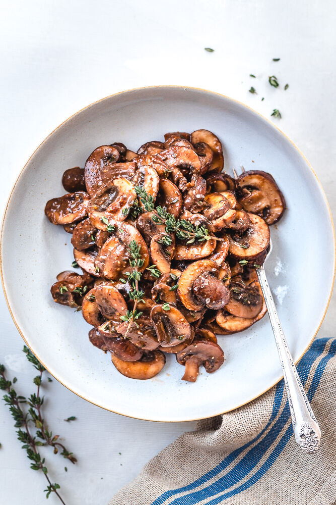 Balsamic Almond Mushrooms by twospoons.ca | Quick & Easy Recipe | The