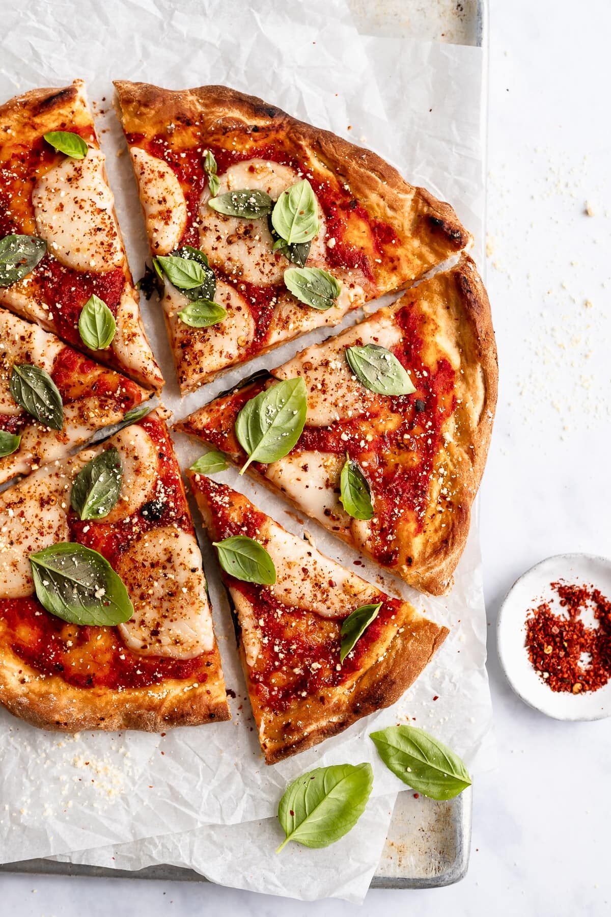 Vegan Margherita Pizza by jessicainthekitchen | Quick & Easy Recipe ...