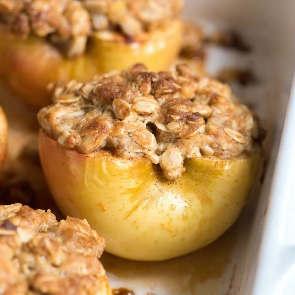 печеные яблоки с орехами. яблоки с печенью в духовке. яблоки с печенью в духовке. печень говяжья по берлински. яблоки фаршированные мясом в духовке.