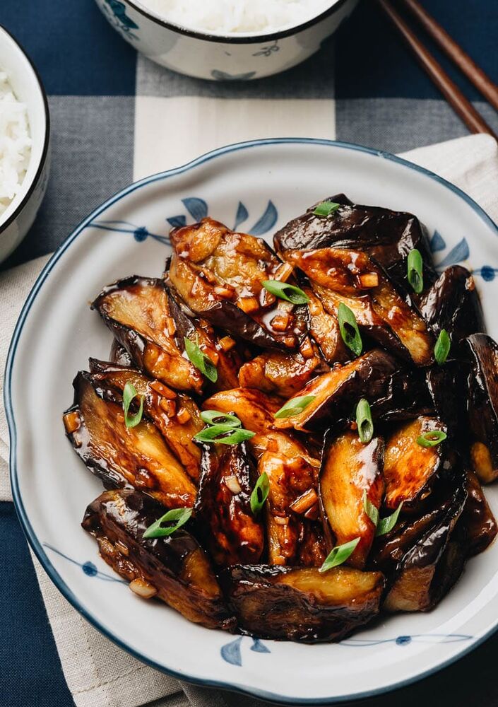 Chinese Eggplant with Garlic Sauce (红烧茄子) by omnivorescookbook | Quick