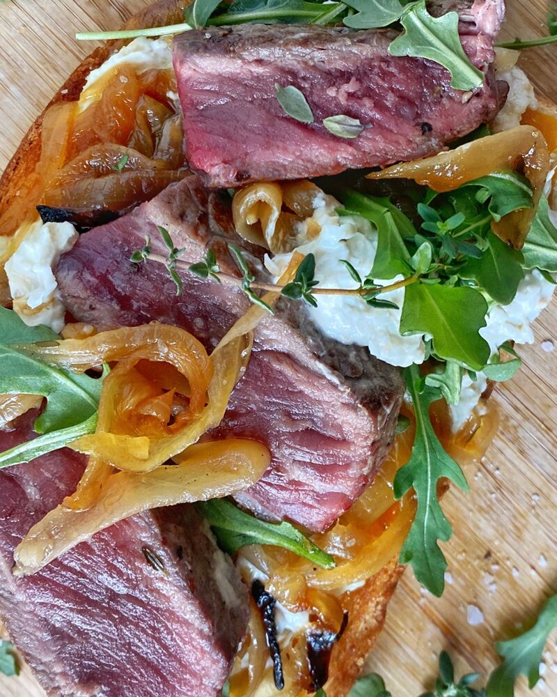 Steak Sandwich {Caramelized Onions + Brie} –