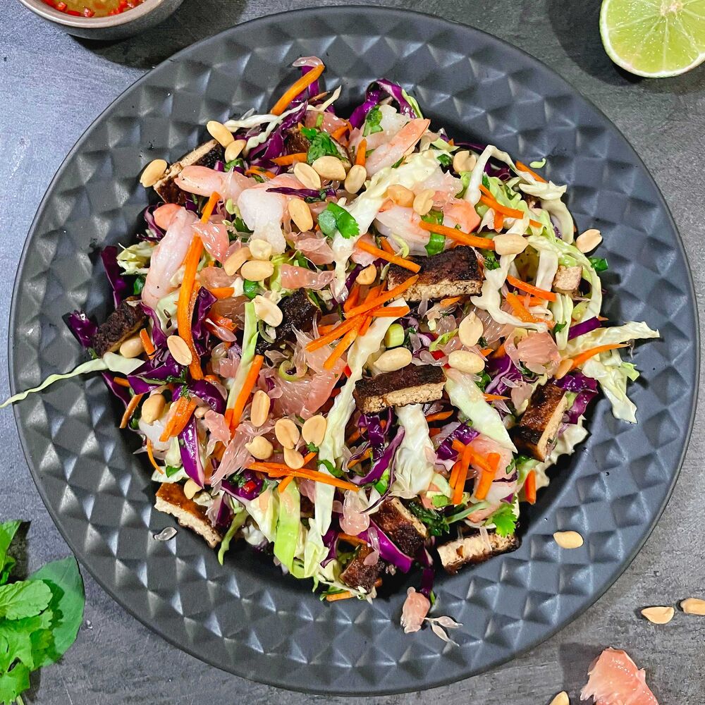 Vietnamese Gỏi Salad with Prawns, Tofu and Pomelo by fooddaydreaming