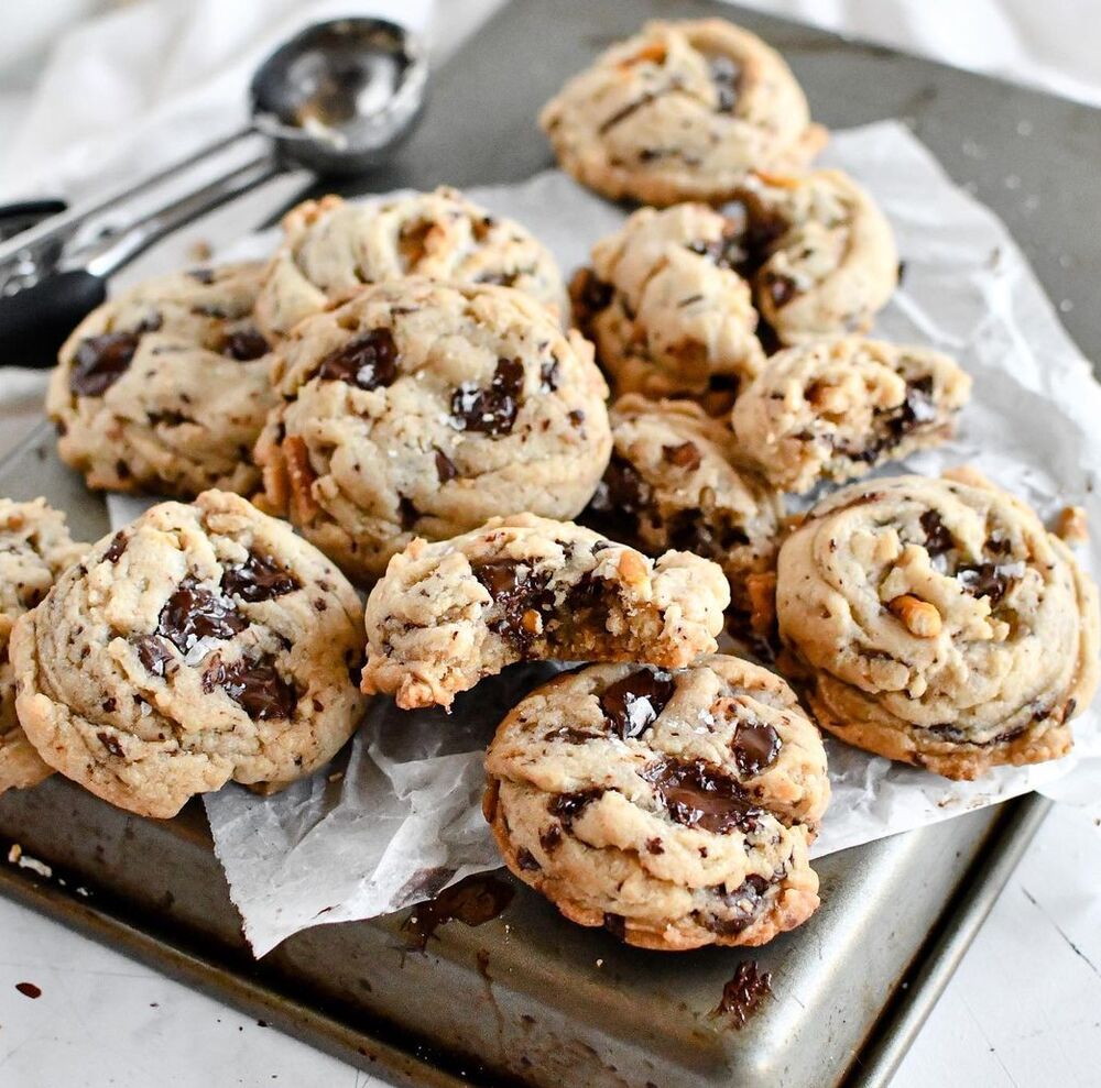 Vegan Pretzel Chocolate Chunk Cookies-image