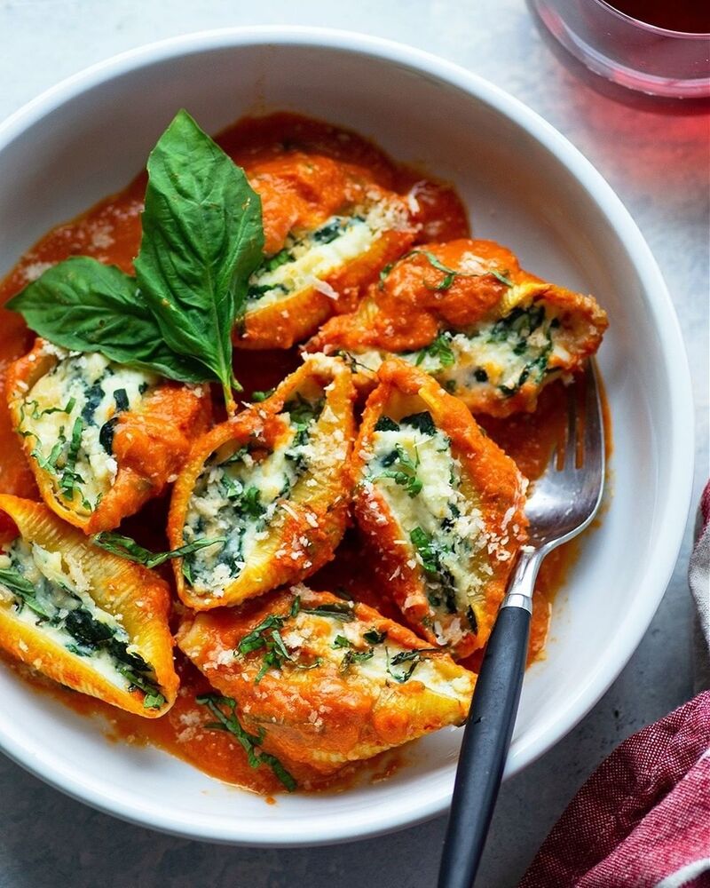 Vegan Stuffed Shells with Spinach and Cheese - The Carrot