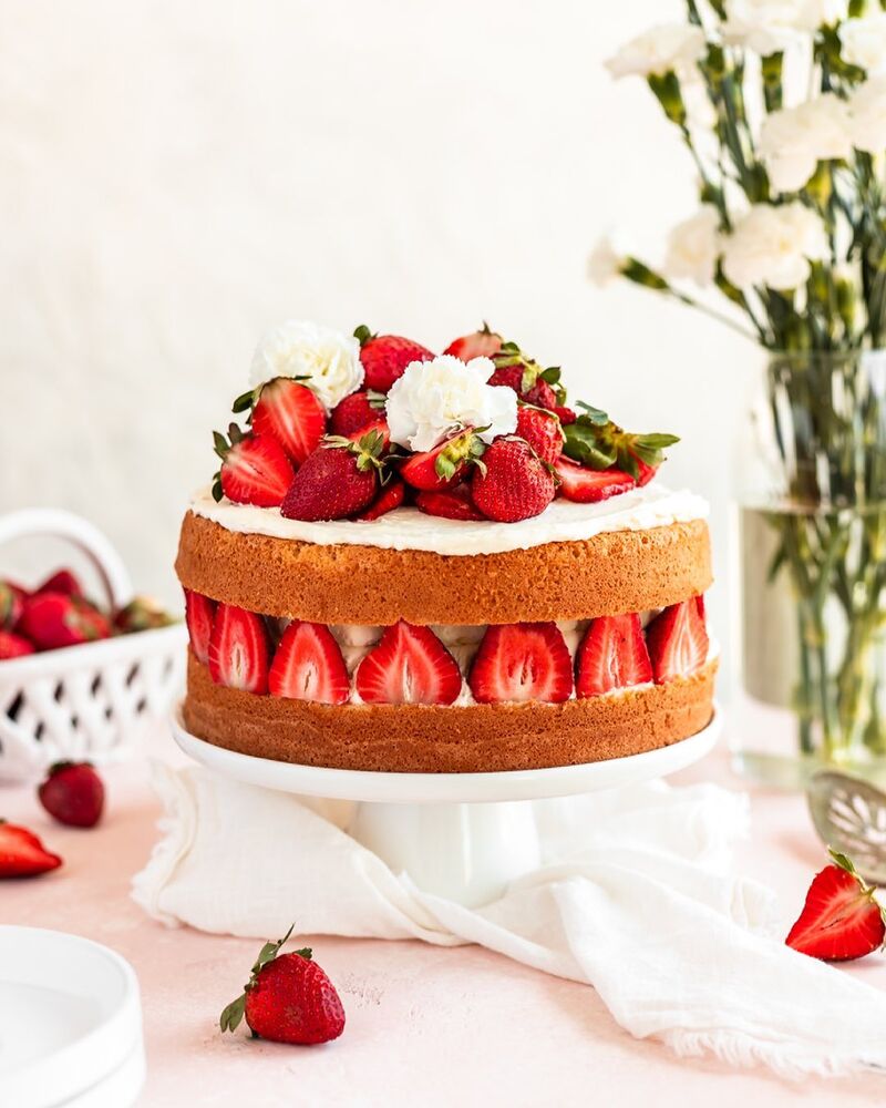 Strawberry Vanilla Cake - Baran Bakery
