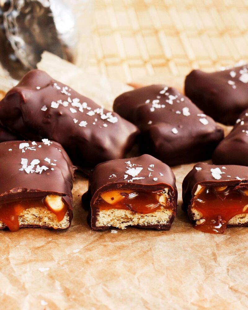 Peanut, Caramel and Chocolate Candy Bars Recipe