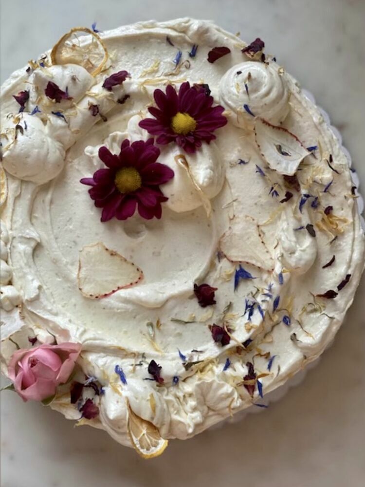 Buttercream flower cake... - Lucia buttercream flower cake | Facebook