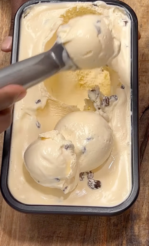 Rum raisin ice cream (easy!)