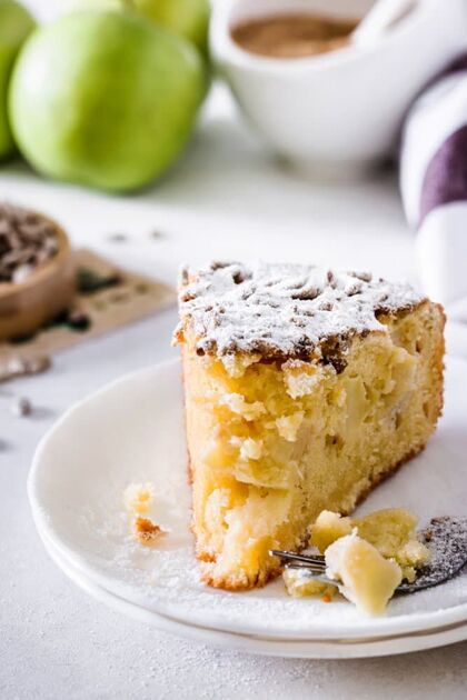 Cinnamon Apple Cake Recipe - Crunchy Creamy Sweet