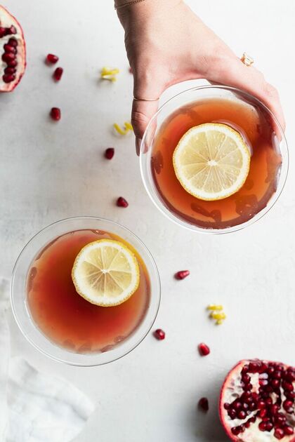 Holiday Pomegranate Mimosas - Kalejunkie