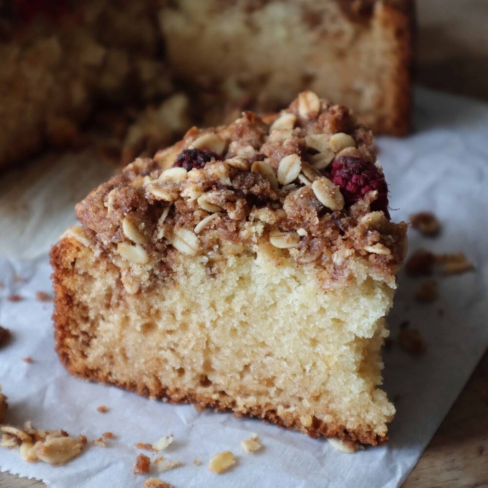 No Egg Raspberry Cake Eggless White Chocolate & Raspberry Cake (with Oats Crumble) Recipe ...