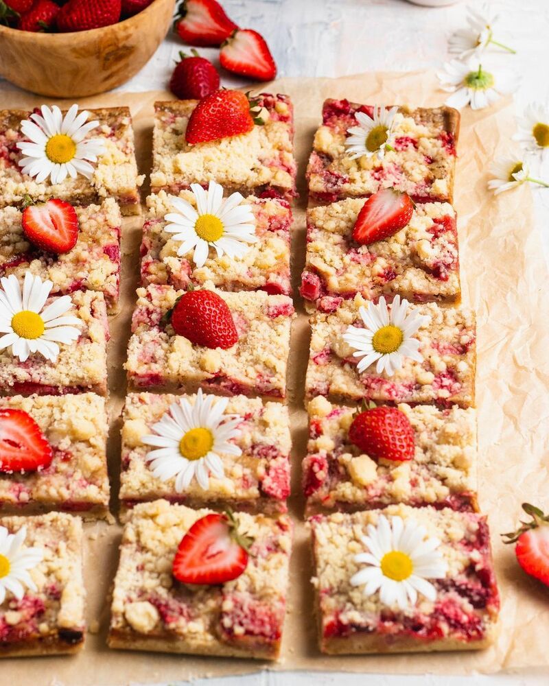 Strawberry Rhubarb Crumble Bars Recipe | The Feedfeed