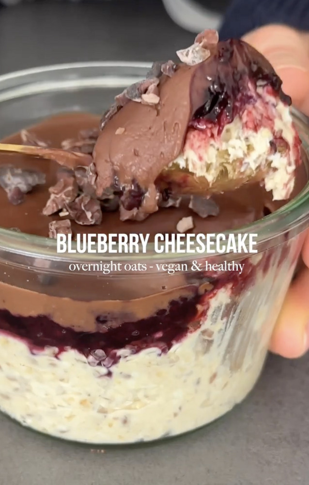 Blueberry Cheesecake Overnight Oats