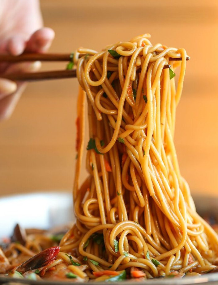Garlic Shrimp Stir Fry Noodles By Damn Delicious Quick Easy Recipe The Feedfeed