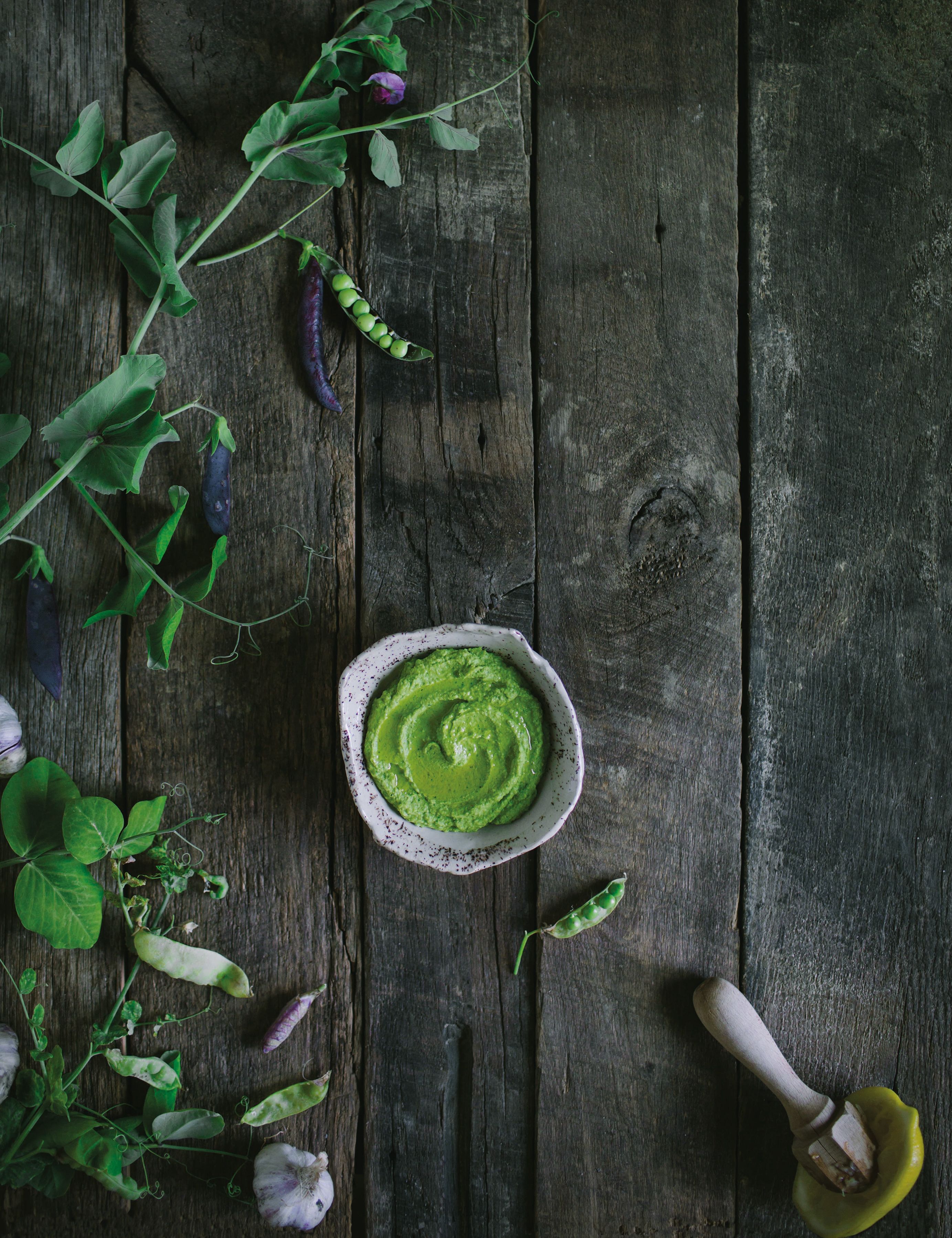 green pea hummus with
