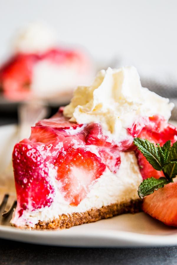 No Bake Strawberry Cheesecake Pie with Graham Cracker Crust Recipe ...