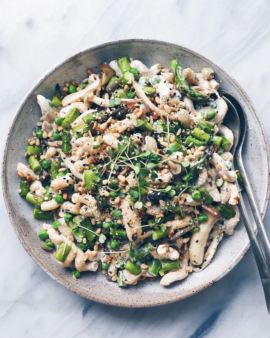 Pasta Primavera With Asparagus, Mushrooms And Cashew Cream Sauce By ...