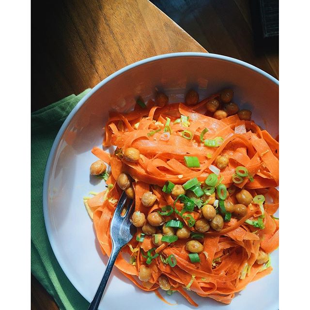 Pan Seared Chicken Ramen Bowl with Spicy Scallion - Kalejunkie